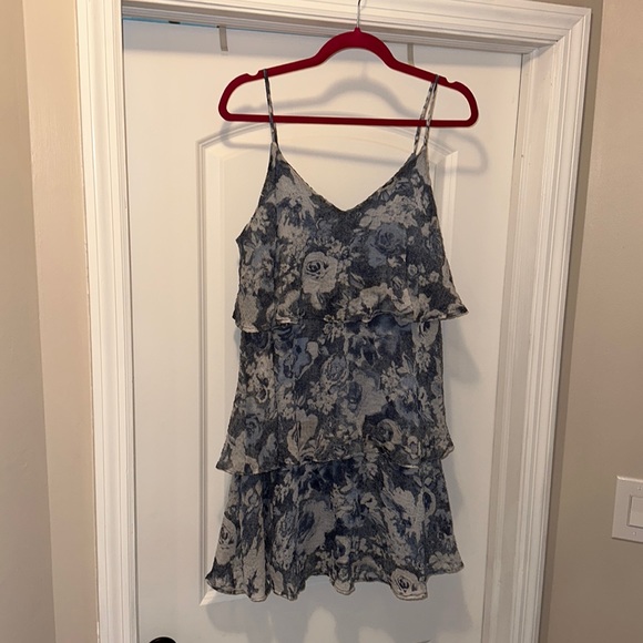 Blue floral tiered dress - Picture 3 of 5